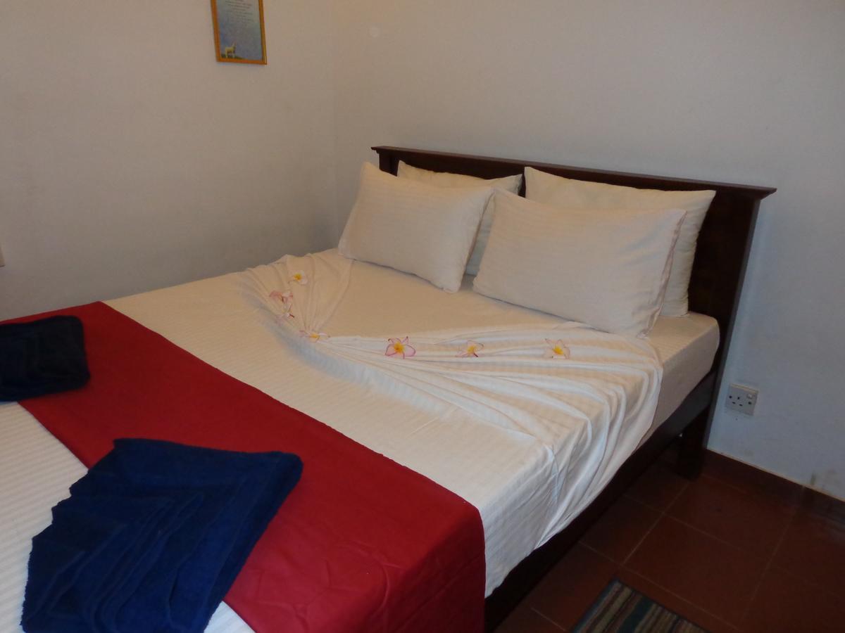 Explore Hostels Negombo Kochchikade Εξωτερικό φωτογραφία