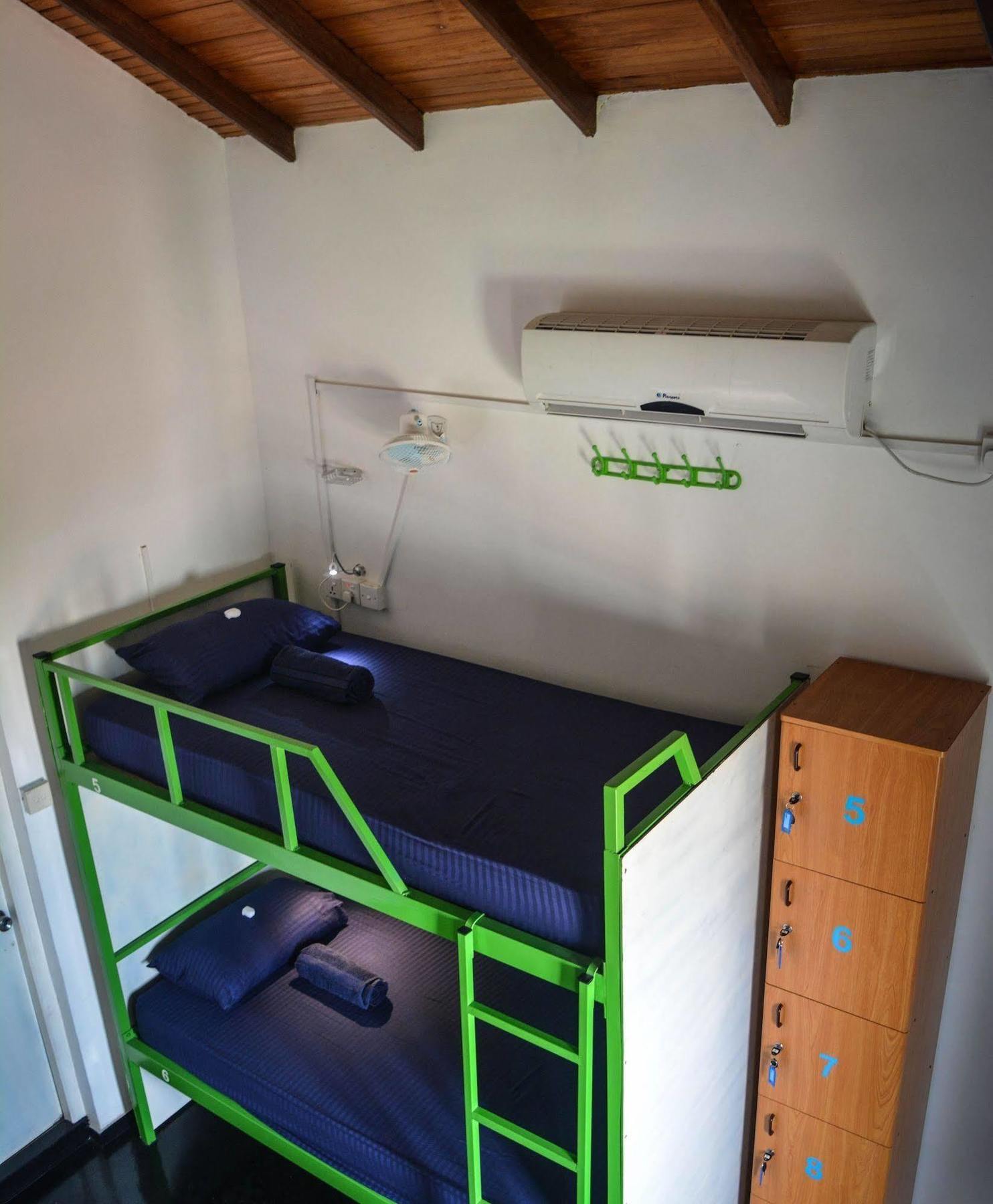 Explore Hostels Negombo Kochchikade Εξωτερικό φωτογραφία