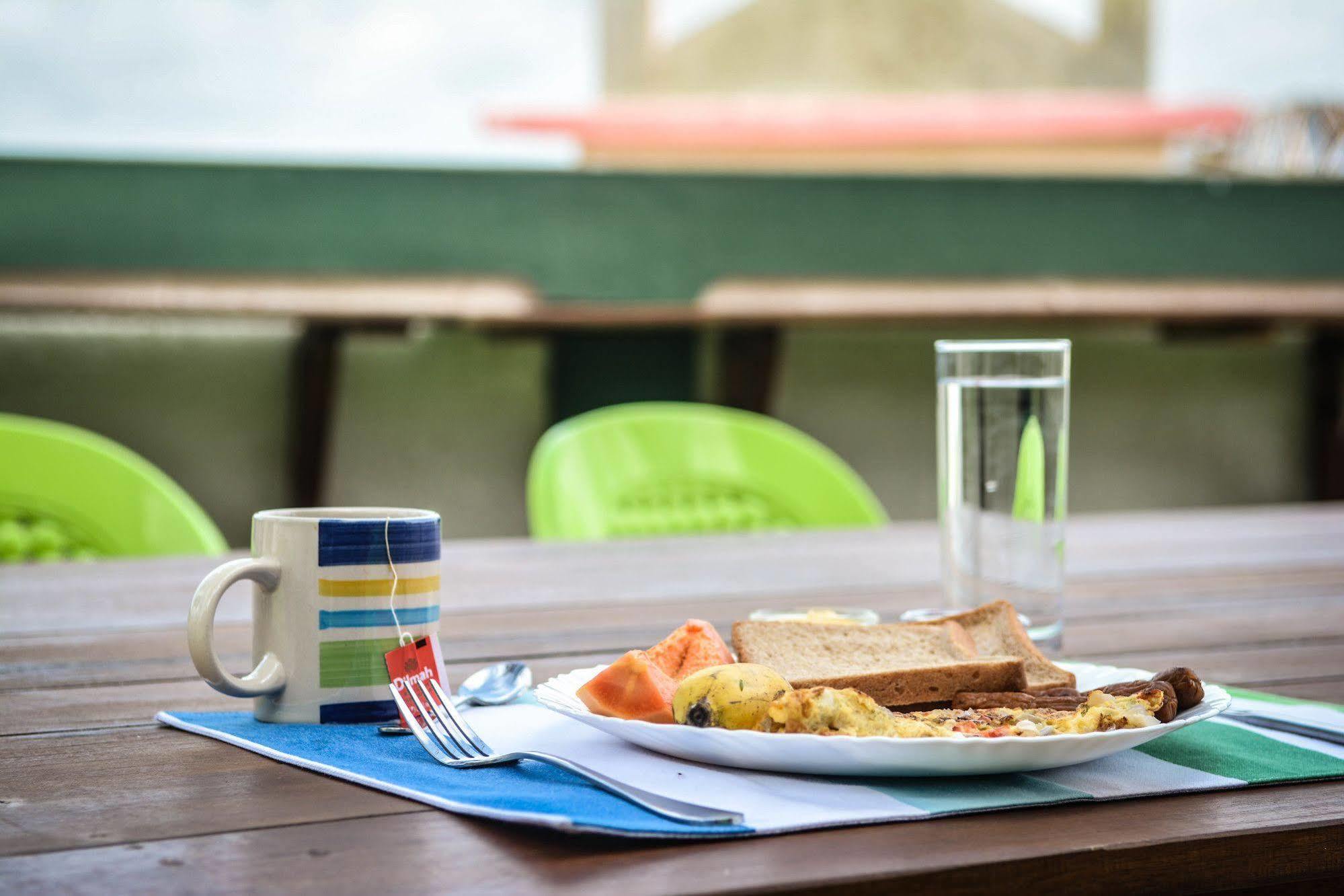 Explore Hostels Negombo Kochchikade Εξωτερικό φωτογραφία