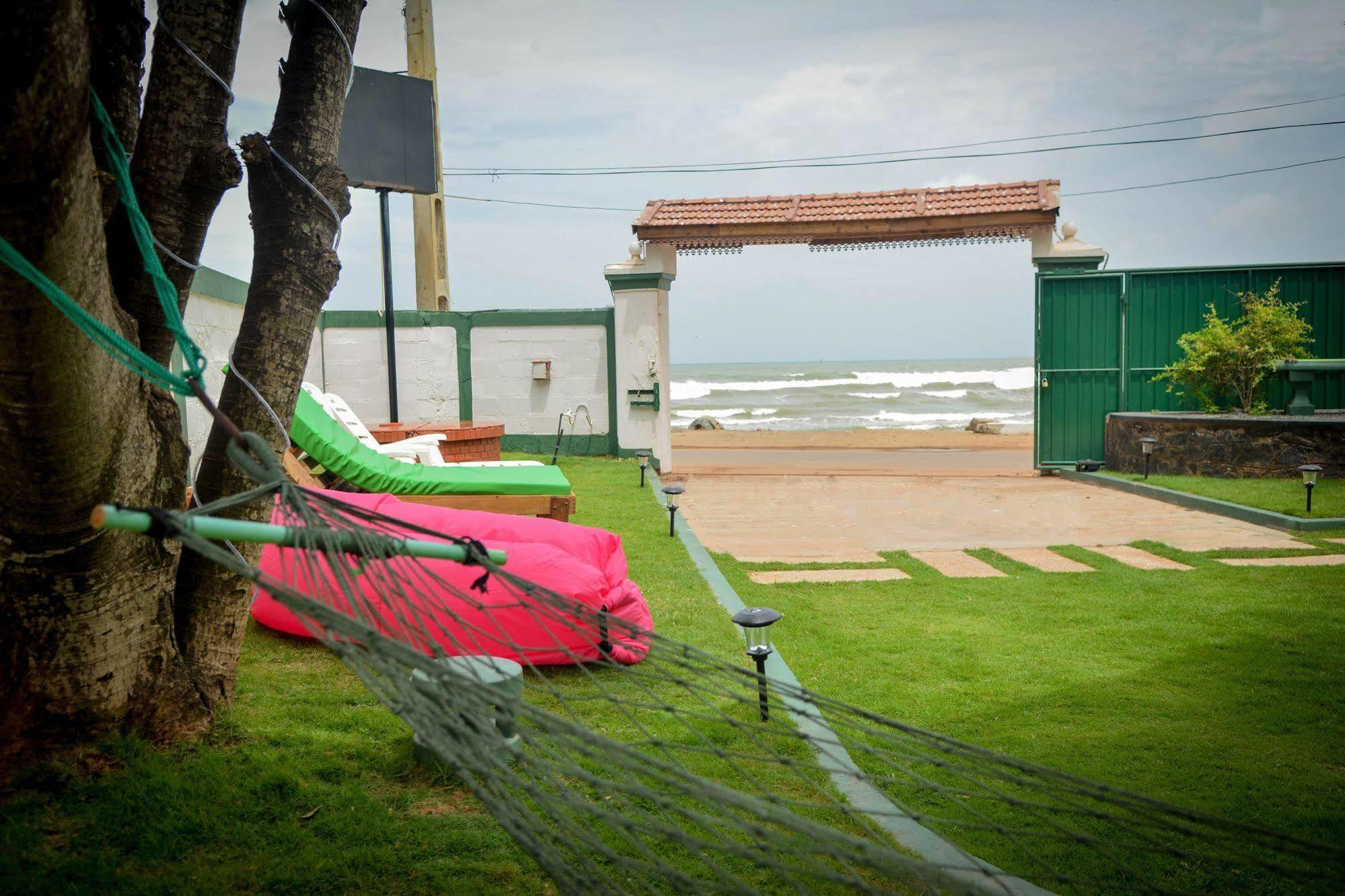 Explore Hostels Negombo Kochchikade Εξωτερικό φωτογραφία